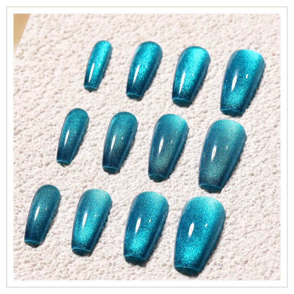 Fake Nail Patches Hand Wearing Nail Art
