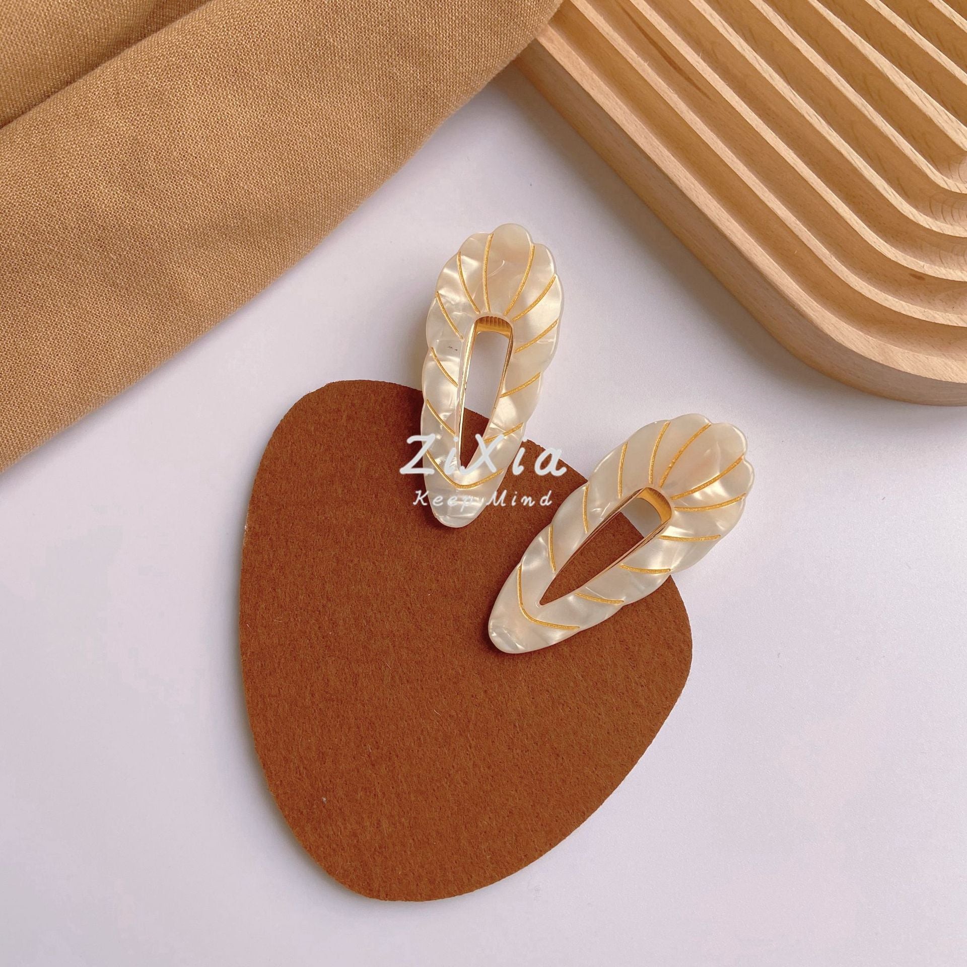 Acrylic Barrettes Scribing Wavy Edge