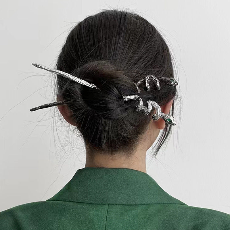 Simple Dark Serpentine Hairpin