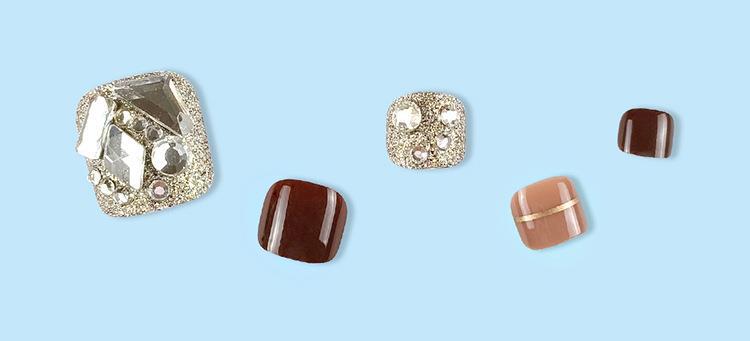 Removable And Repeated Use Of Nail Art