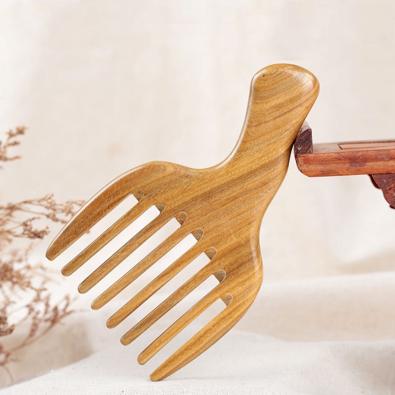 Ten miles of green sandalwood comb
