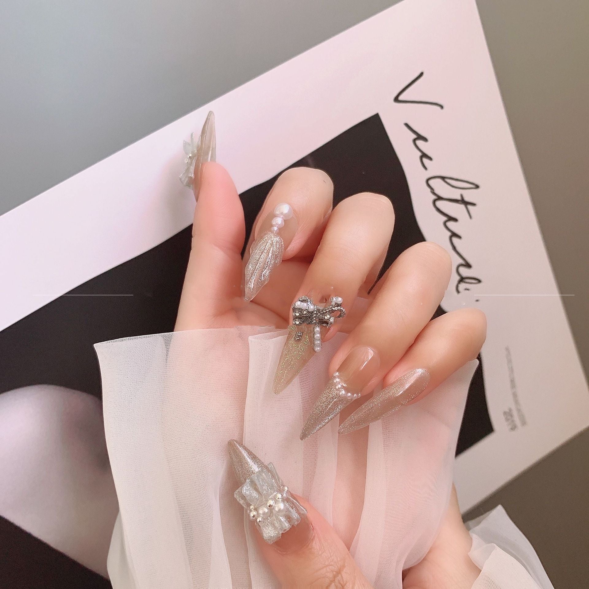 Vultune Light Luxury Fairy Skirt Hem White Nail Patch Pearl