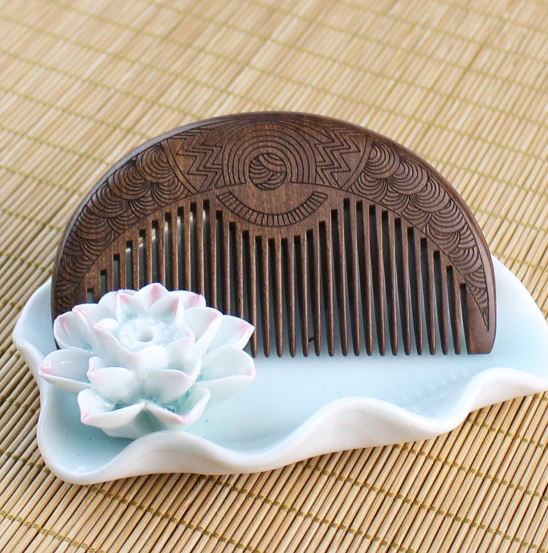 Portable portable teeth gold wire sandalwood comb