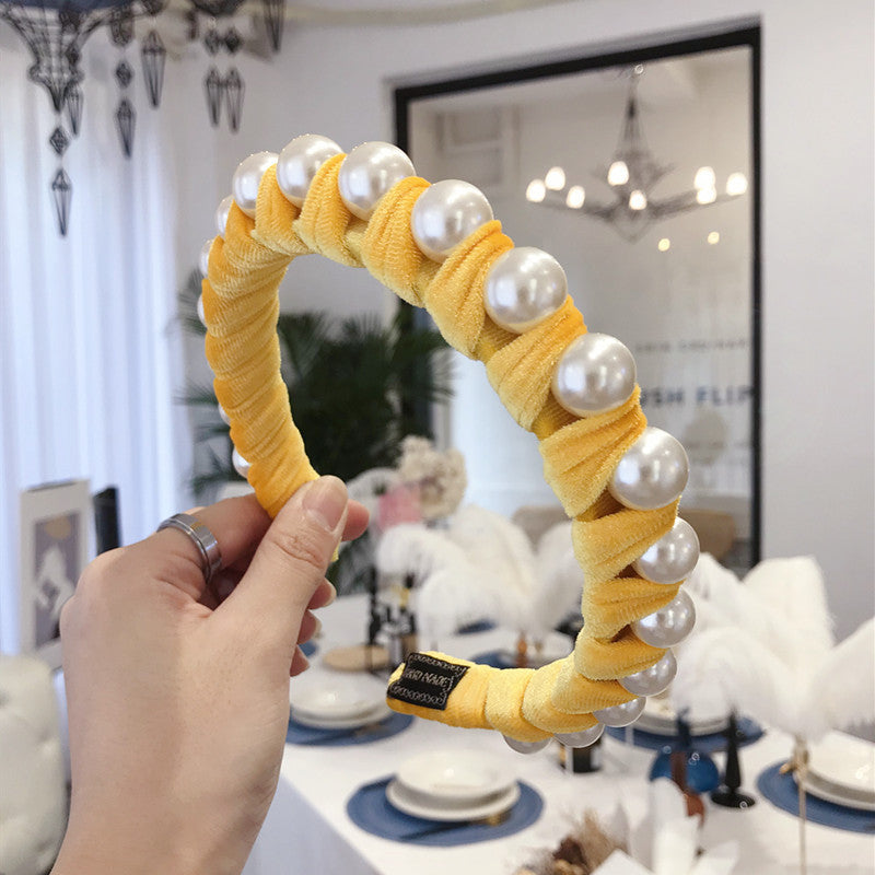 Queen's Pearl-Wrapped Gold Velvet Broad-Brimmed Headband Headband