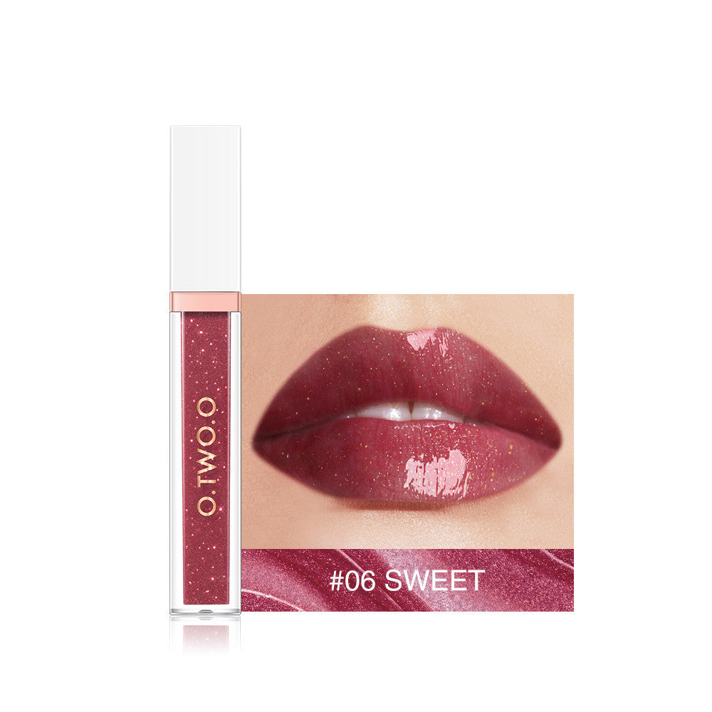 Moisturizing and nourishing lip glaze