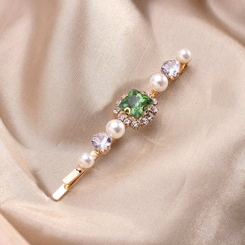 Green zircon hairpin light