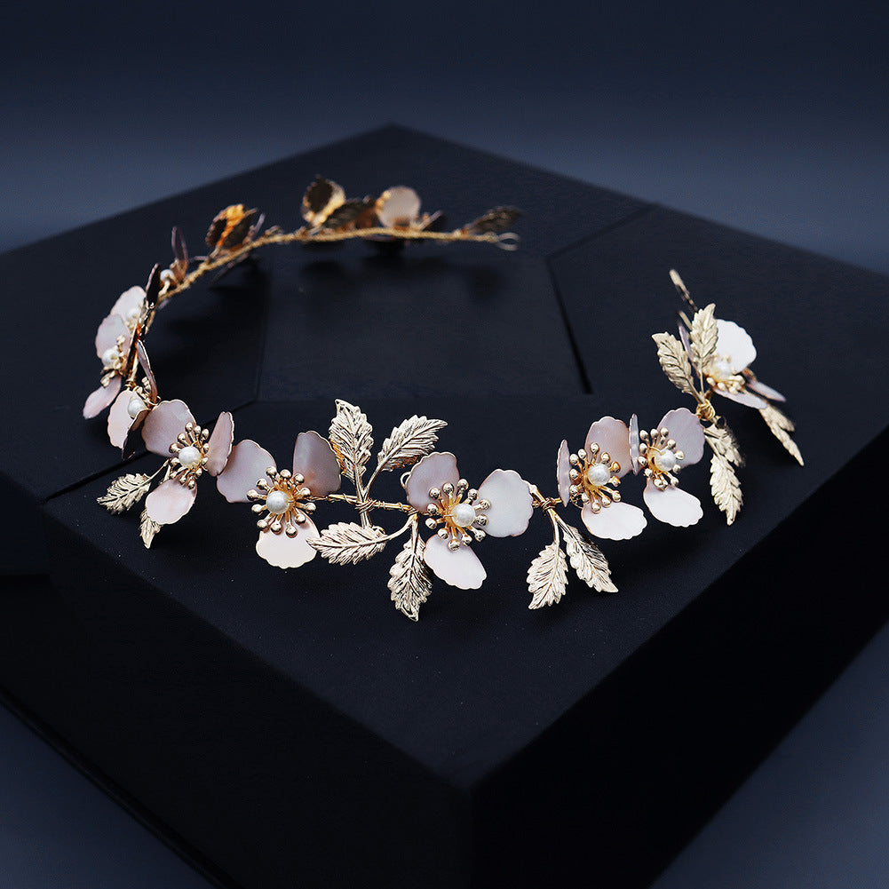 Three-dimensional forest flower headdress