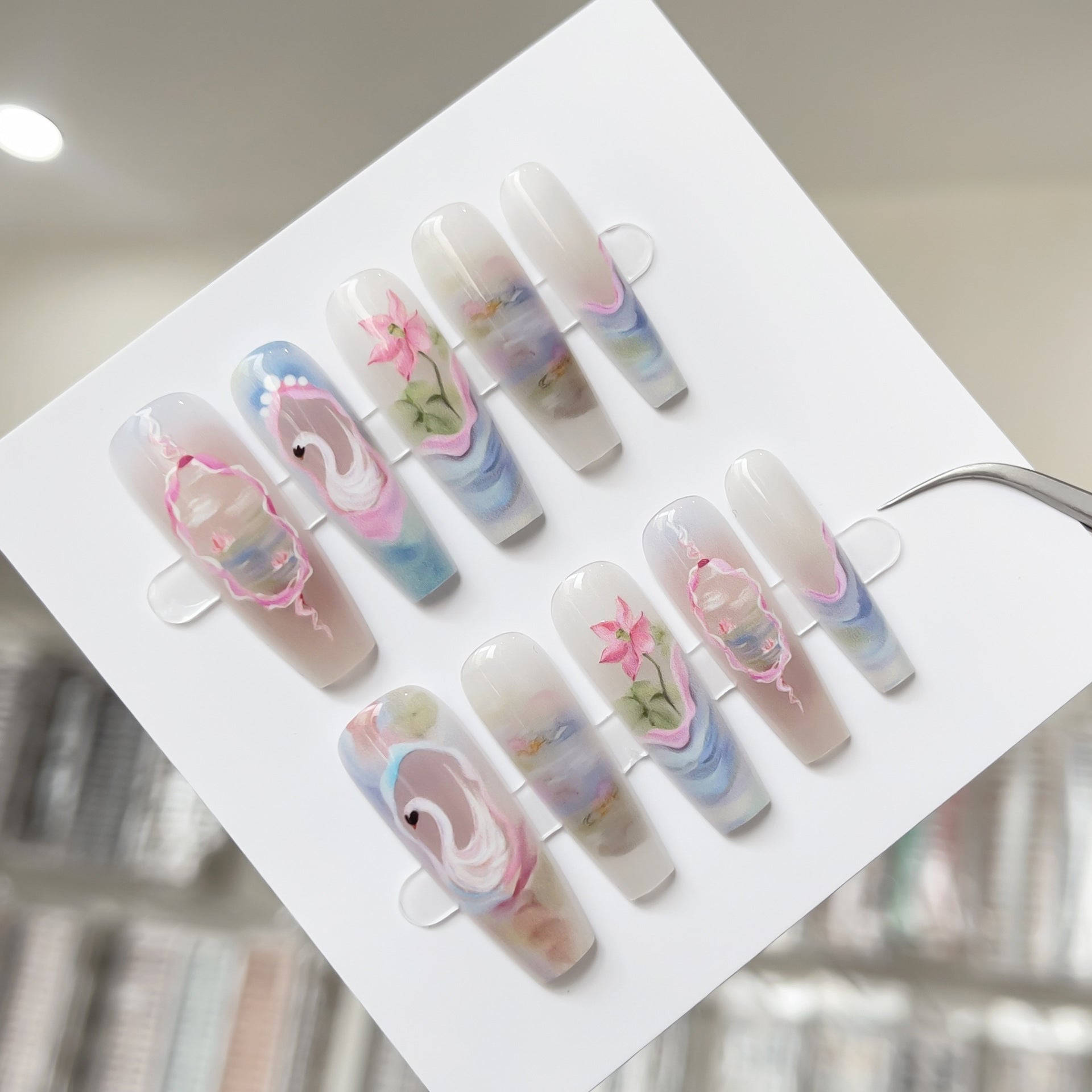 Press On Nails Ancient Style National Style Swan Lake Blooming Prefabricated Nail Tip Wear Armor