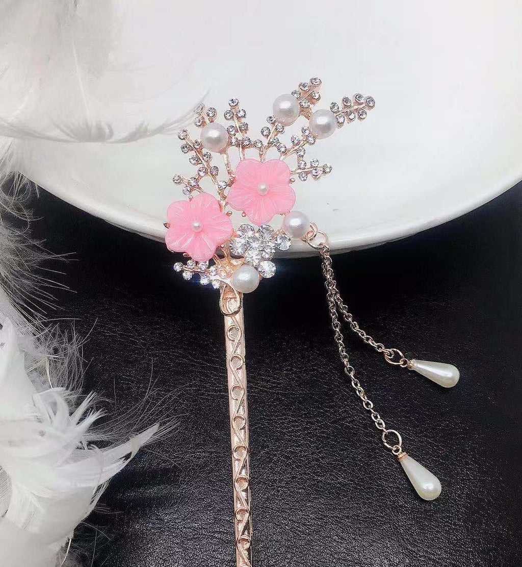 Hairpin Inlaid With Pearls and Shells