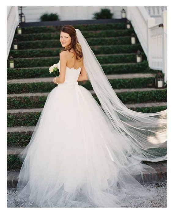 Waltz  Cut Edge White Long Bridal Veils One Layer Wedding Veilsx with Comb Vintage Bridal Wedding