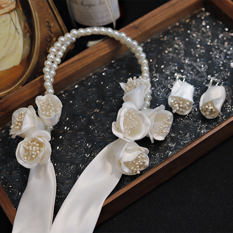 Bride's White Temperament Satin Hair Accessory