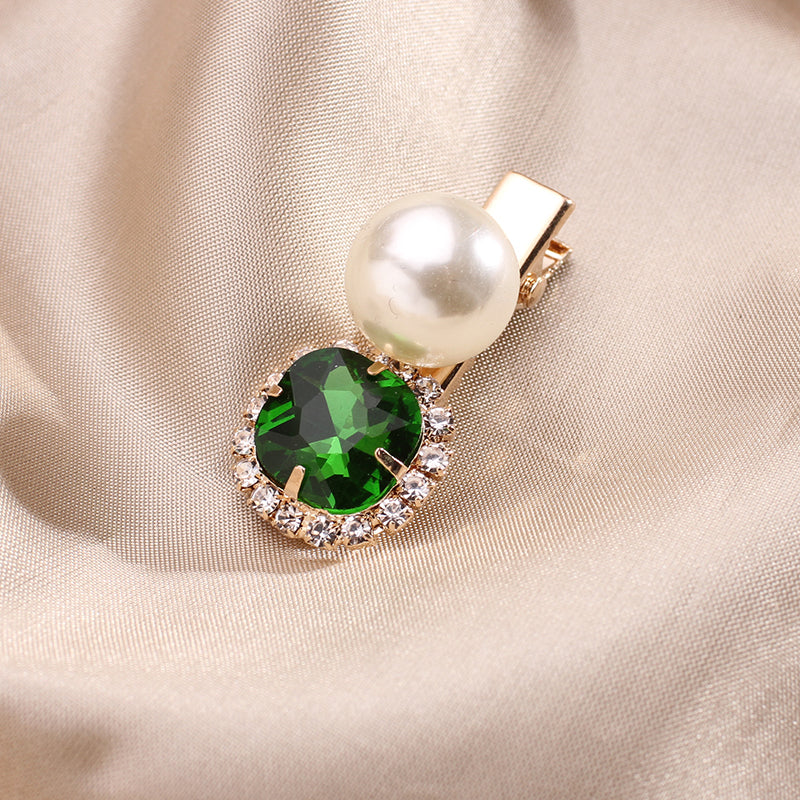 Green zircon hairpin light