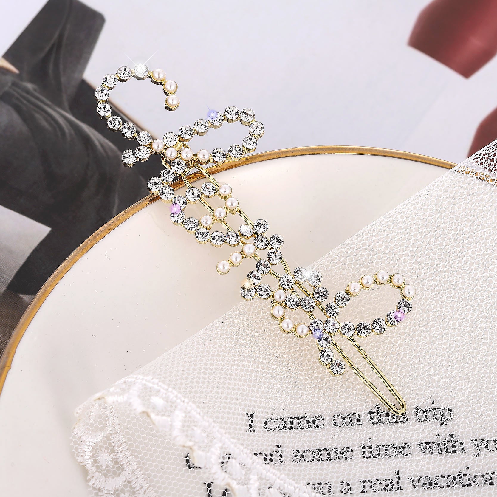 Small Fragrance Letter Pearl Rhinestone Frog Clip