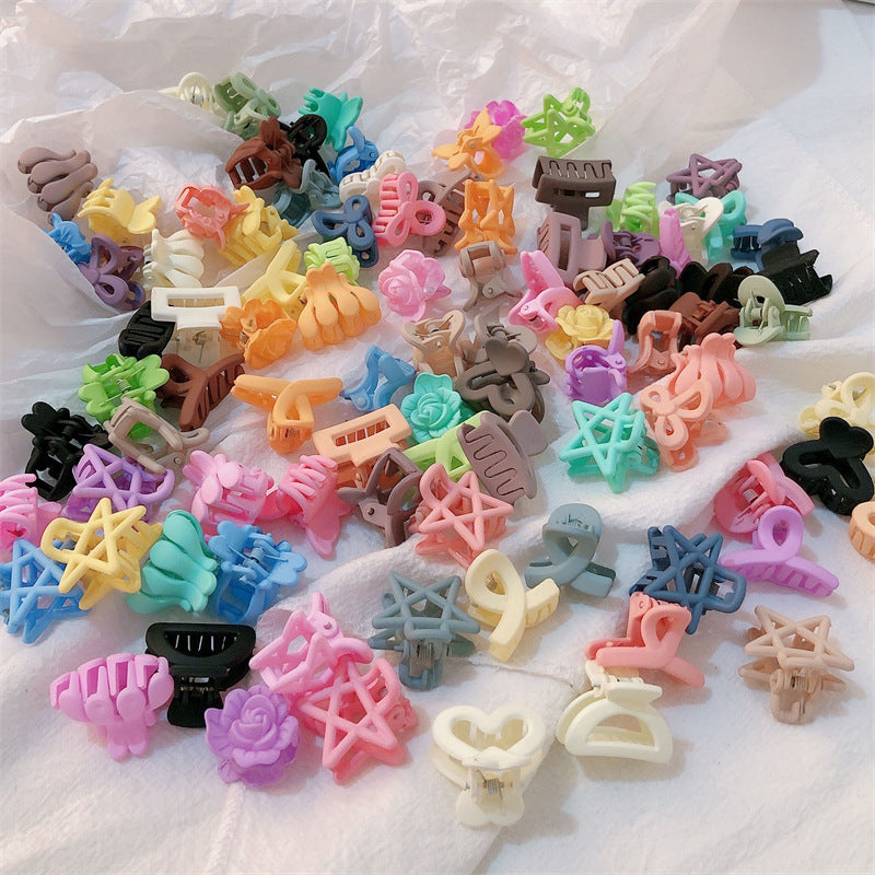 Women's Hair Clip With Frosted Back Of The Head Spoon