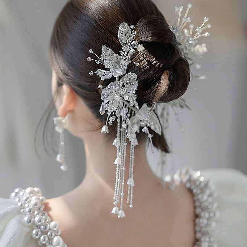 White Lace Flowers Are In Pairs