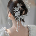 White Lace Flowers Are In Pairs