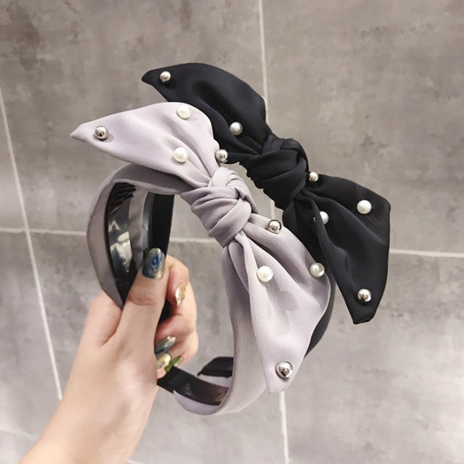 Women's bow tie