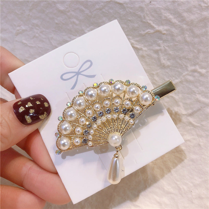 Simple and elegant pearl rhinestone duckbill clip
