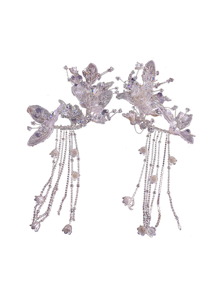 White Lace Flowers Are In Pairs
