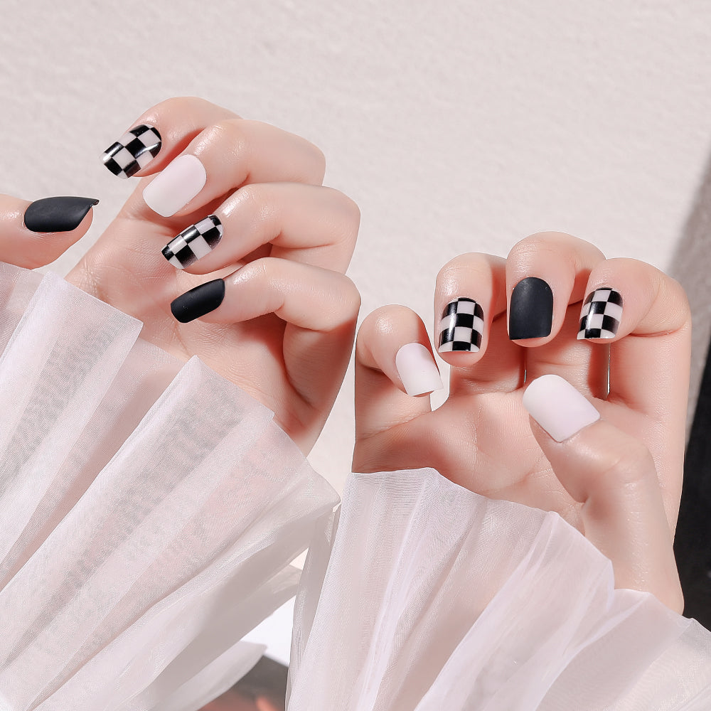Lulaa Fake Nail Patches Hand Wearing Art