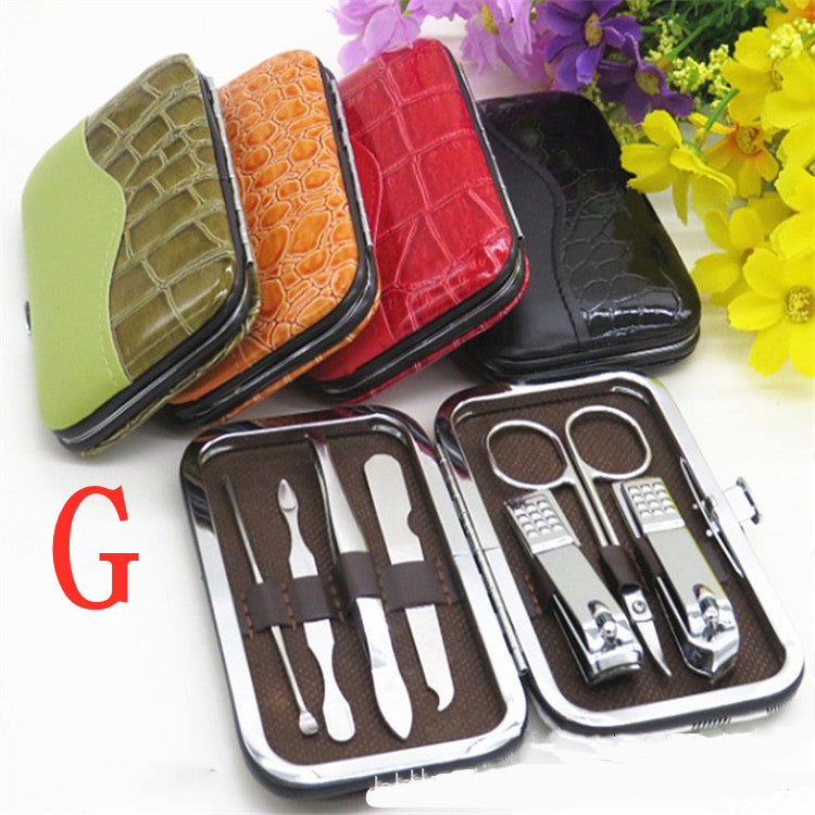 Pedicure knife and nail clippers set