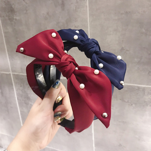 Women's bow tie