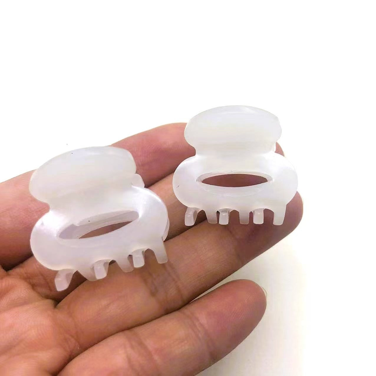 Fashionable Mini Solid-Color Hair Clip With An Elliptical Hollow Design