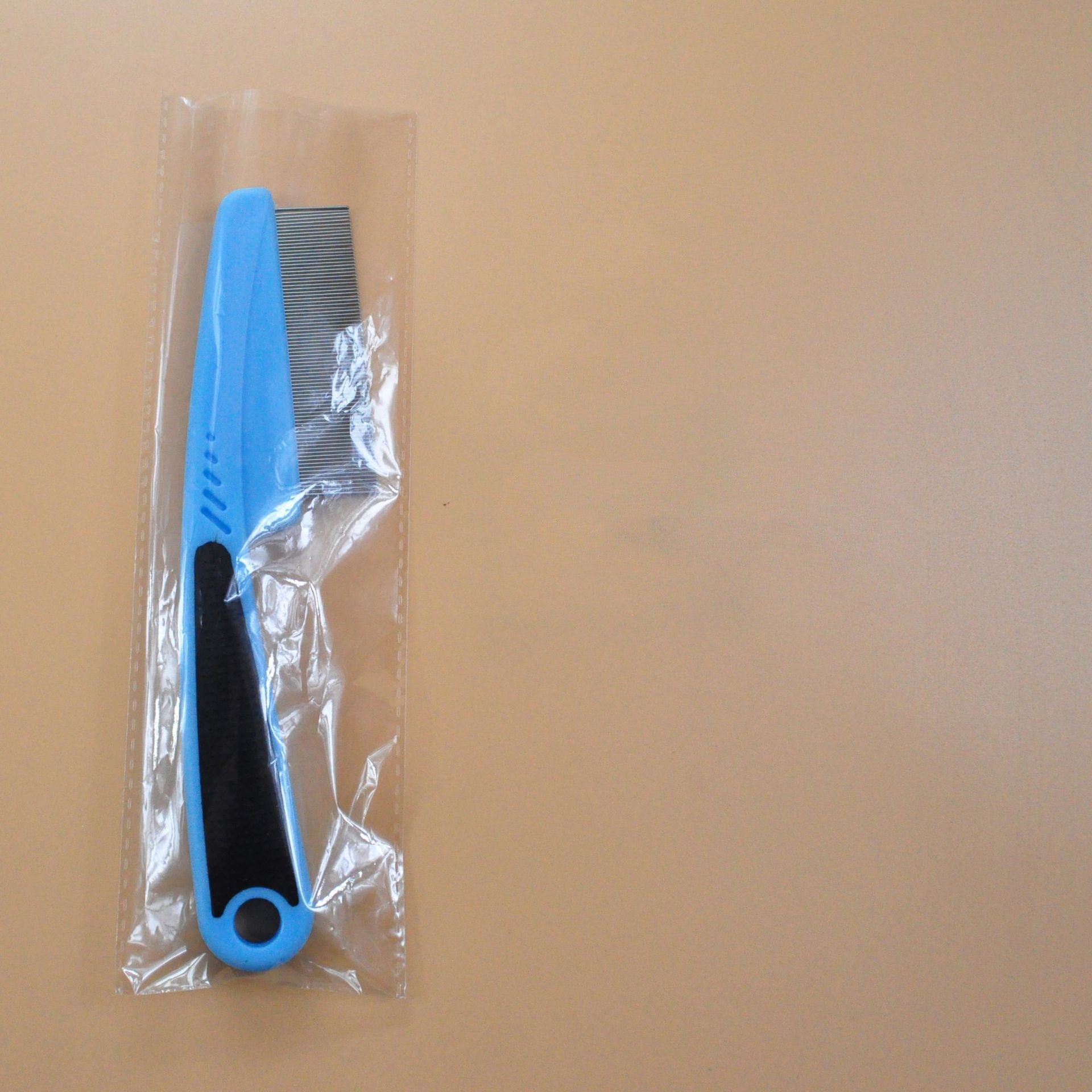 In addition to fleas dog comb needle pet comb