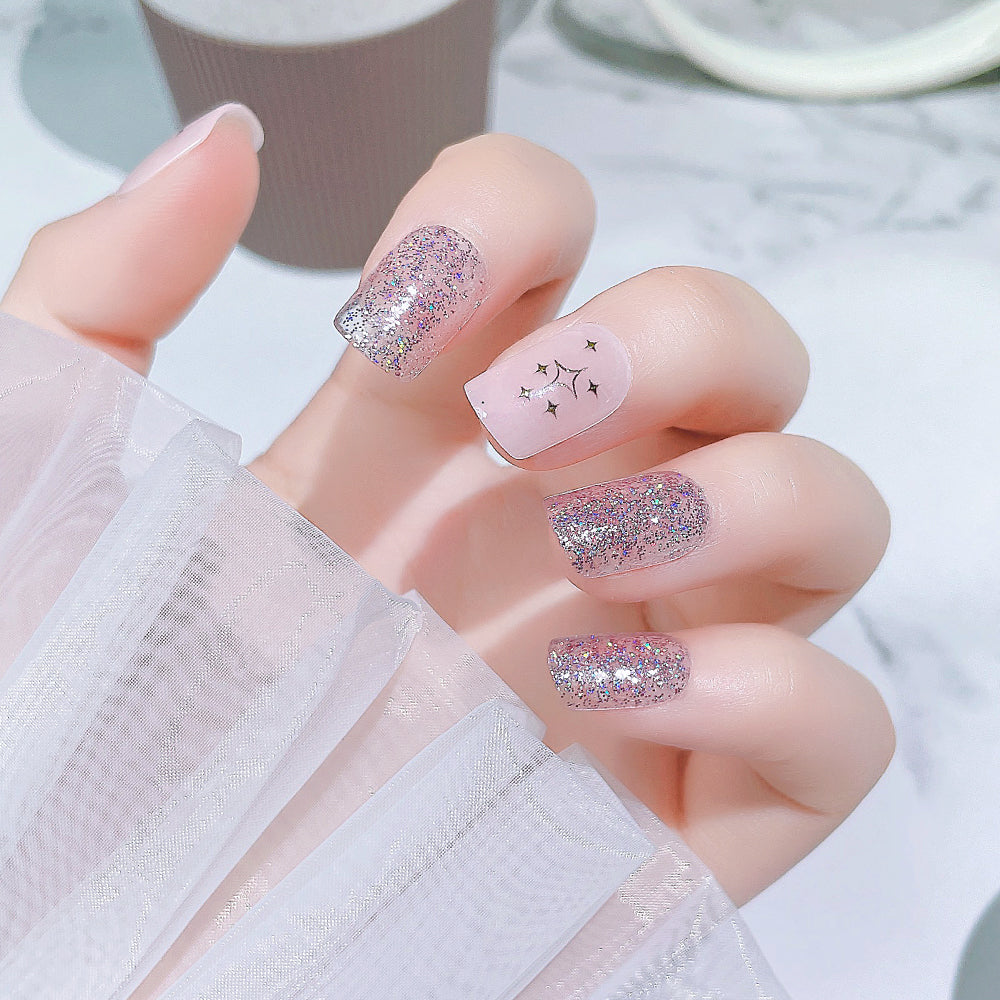 Fake Nail Patches Hand Wearing Art