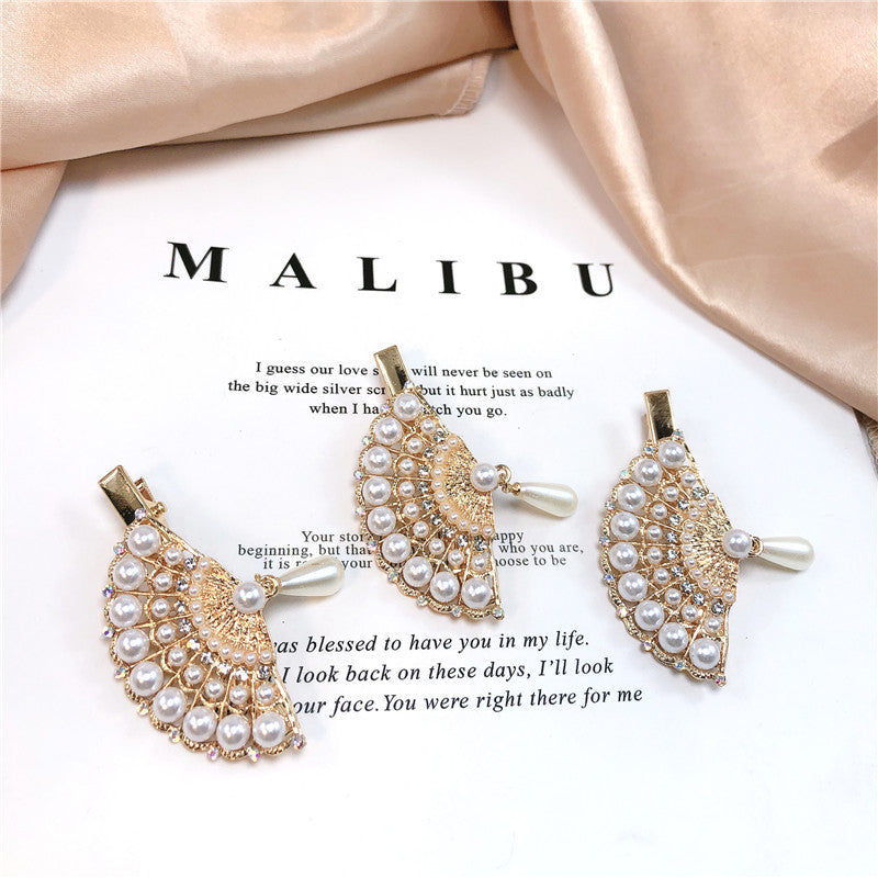 Simple and elegant pearl rhinestone duckbill clip