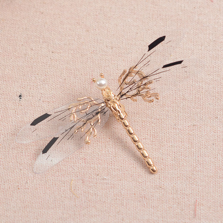 Golden Three-dimensional Dragonfly Hairpin Antique Alloy Jewelry cChildren Girls Korean Version