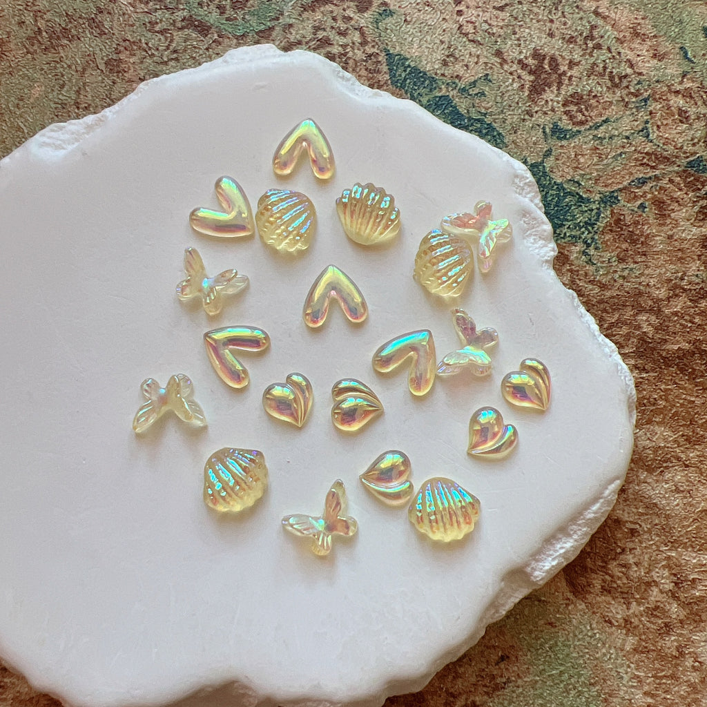 Nail Art Iridescent Shell, Peach Heart, And Butterfly Resin Accessories