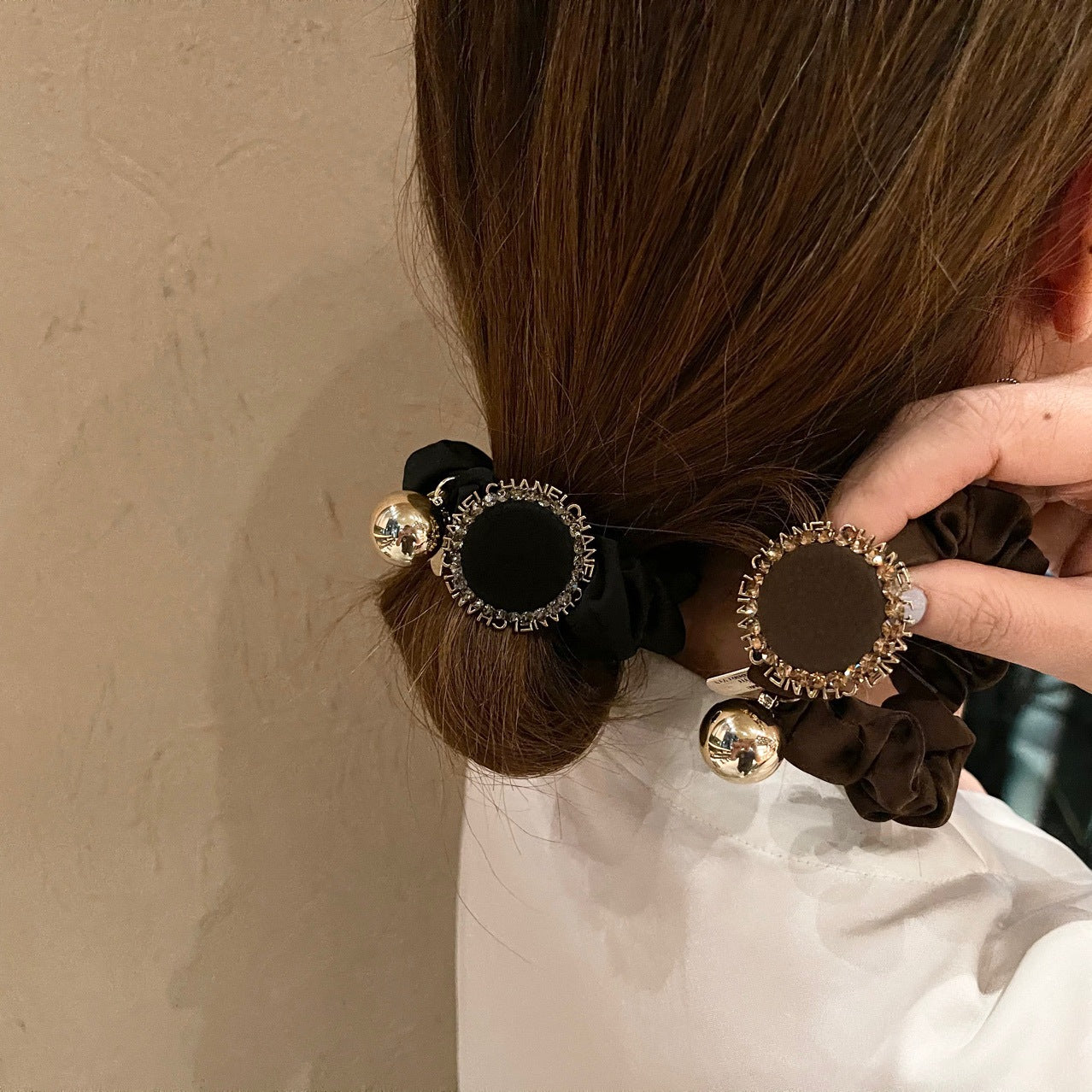 Small Fragrance Leather English Letter Diamond Disc Hair Ring