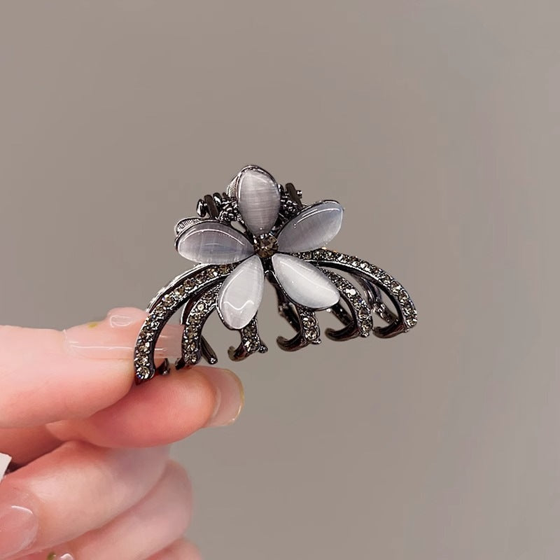 Black Temperament Opal Flowers Small Jaw Clip