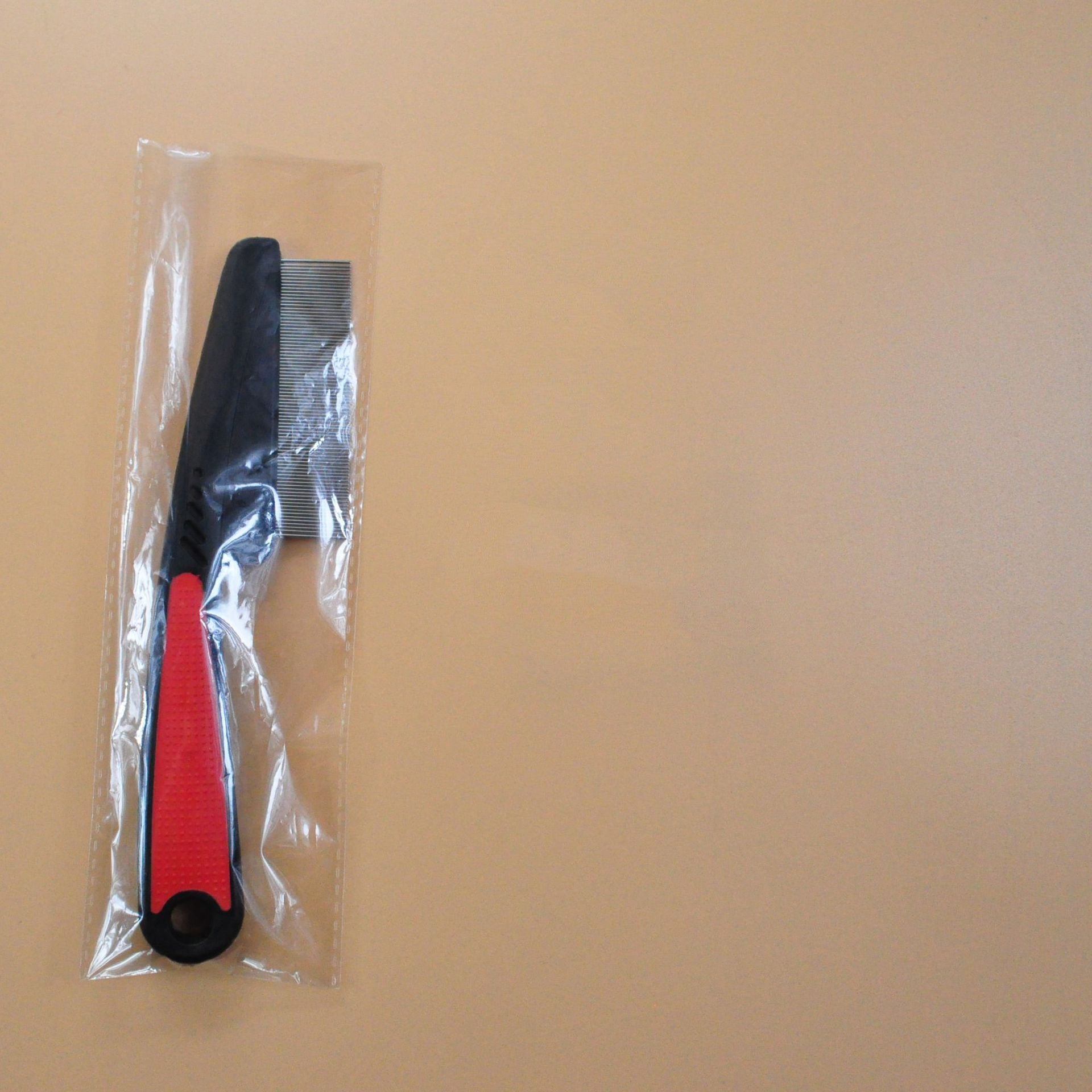 In addition to fleas dog comb needle pet comb