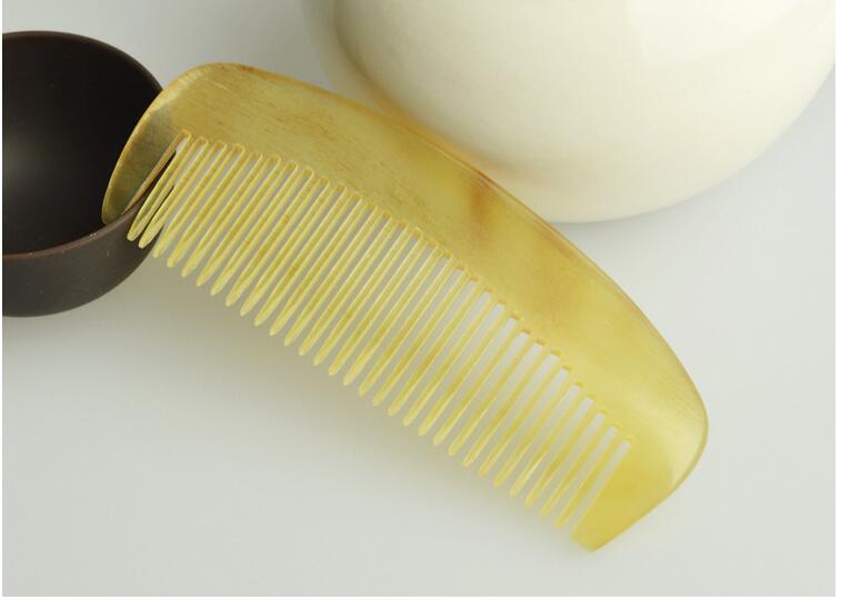 Scalper horn comb