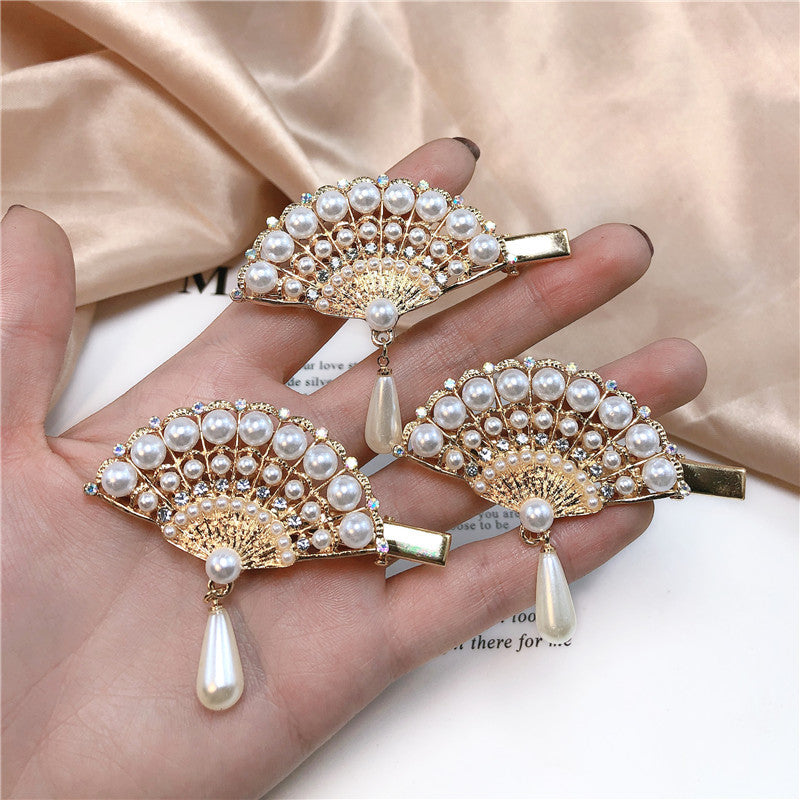 Simple and elegant pearl rhinestone duckbill clip
