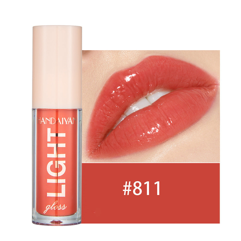 Mirror-like Dewy Liquid With A Pearly Sheen For The Lips
