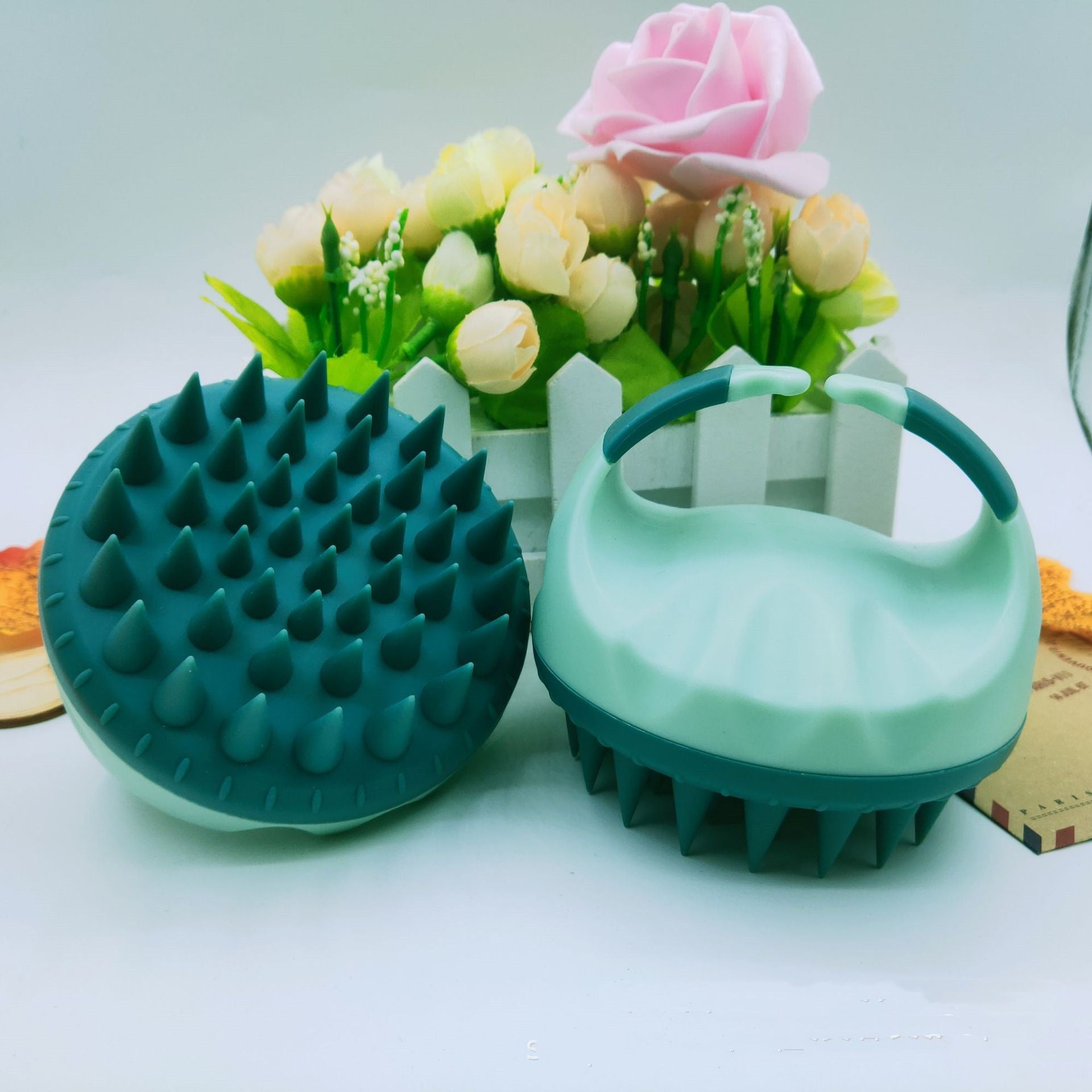 Factory Direct Sales Amazon Hot Sale Hand-held Silicone Shampoo Brush Massage Brush Shampoo Comb Bath Massage Tool