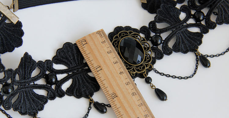Personal Style Queen With Pearl Lace Headband