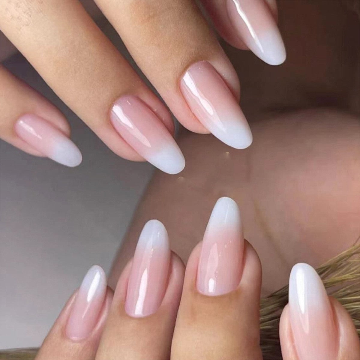 Marlly Canner Almond Wear Nail Simple Frosted Glossy Fake Nail Tip