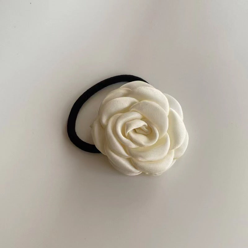 Vintage Oil Painting Style Cream Rose Hair Rope