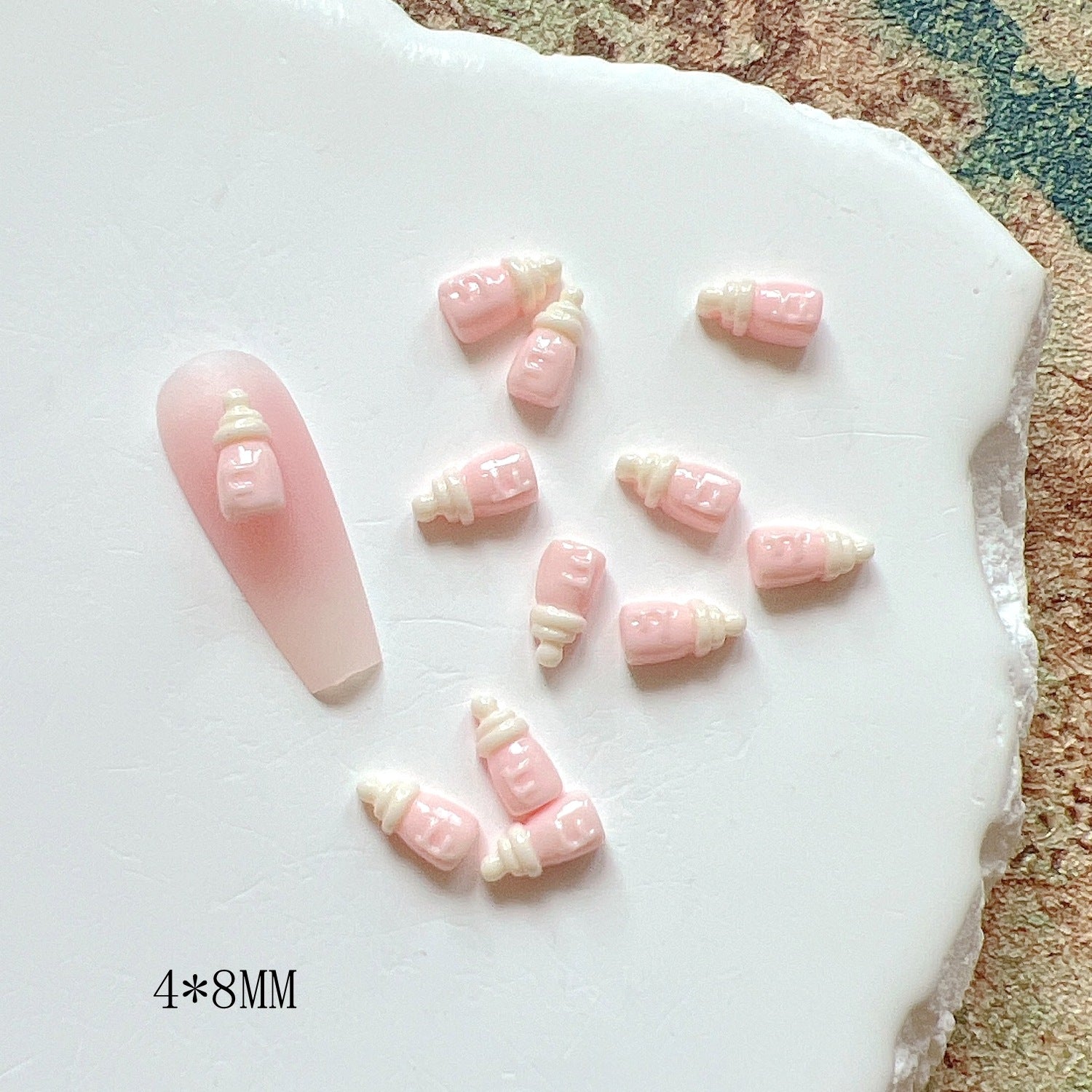 Nail Art Cartoon Accessories In The Shape Of A Baby Bottle