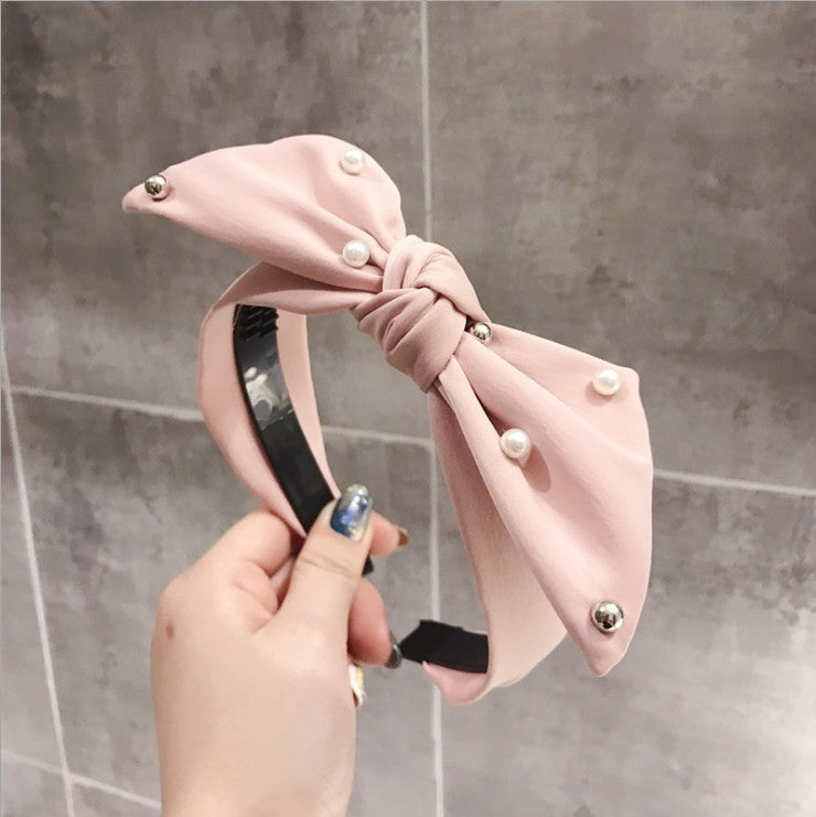 Women's bow tie