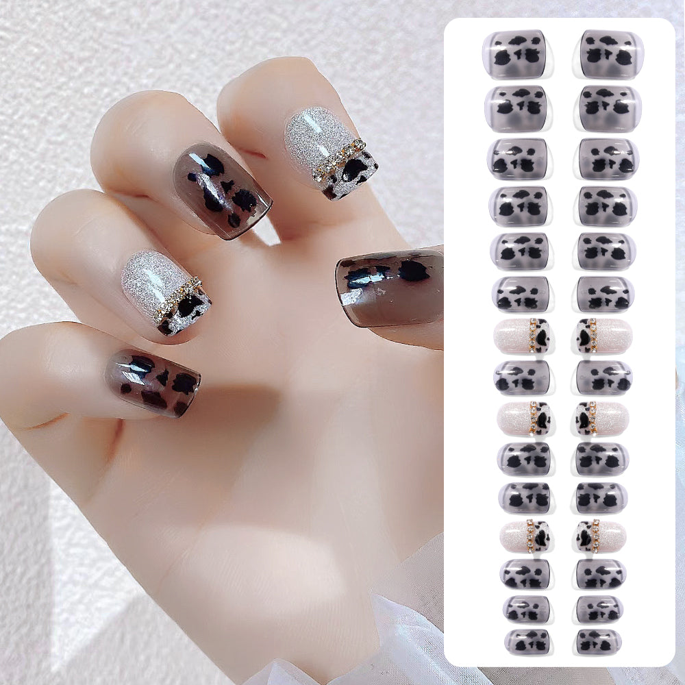Fake Nail Patches Hand Wearing Art