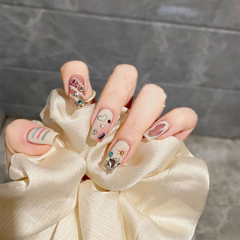 Milky White Y2g Graffiti Wear Nail Finished Product