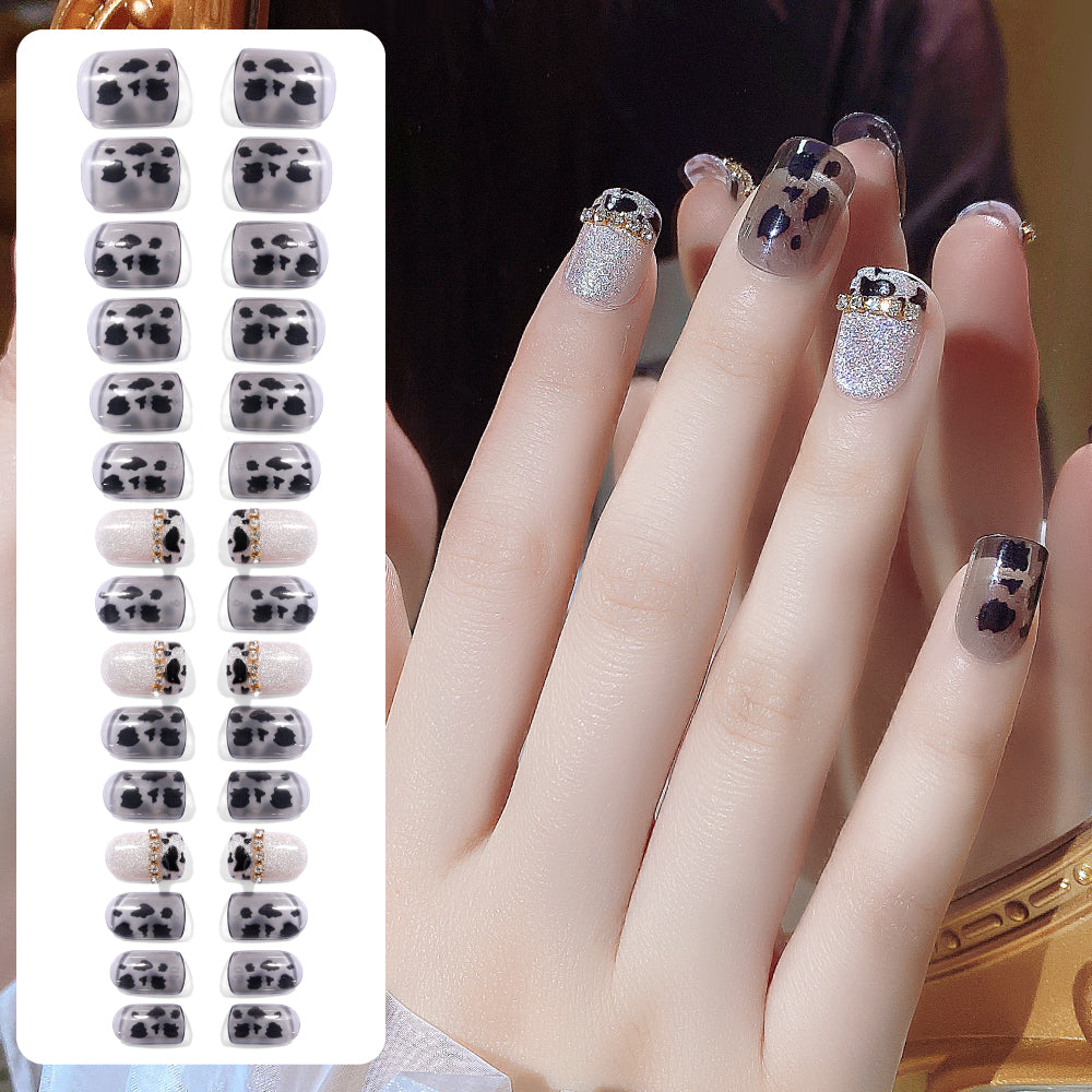Fake Nail Patches Hand Wearing Art