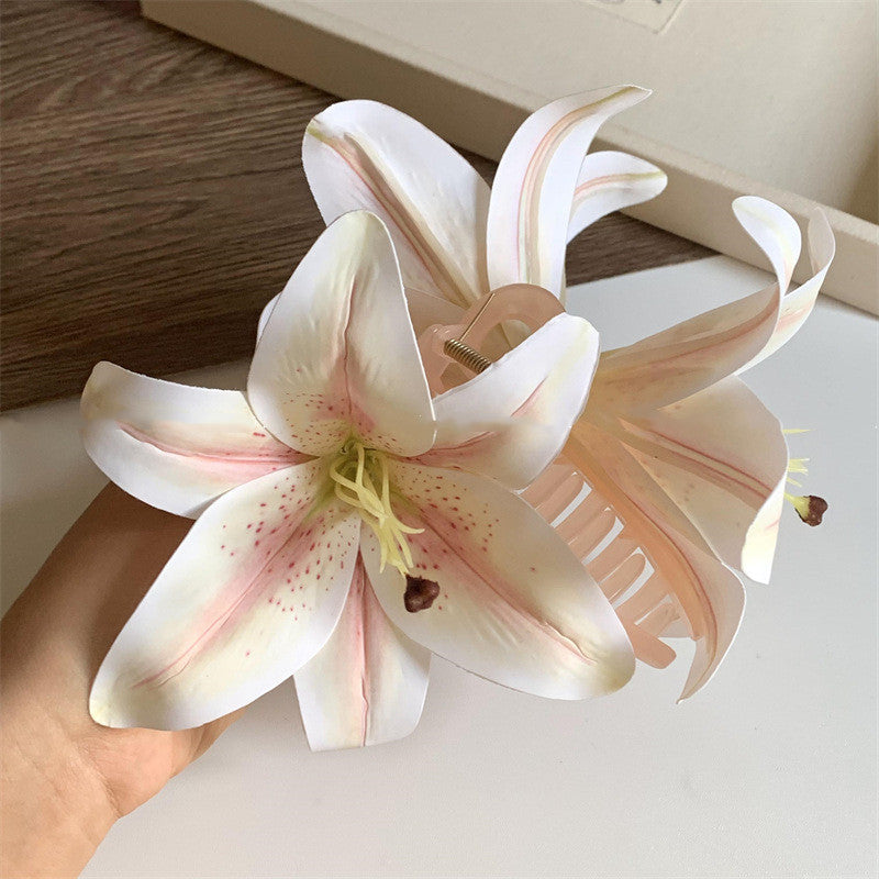 Niche Super Fairy Three-dimensional Lily Grip Girl