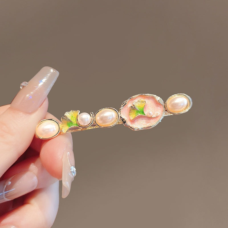 Clip Hairware Full Diamond Wheat Grip