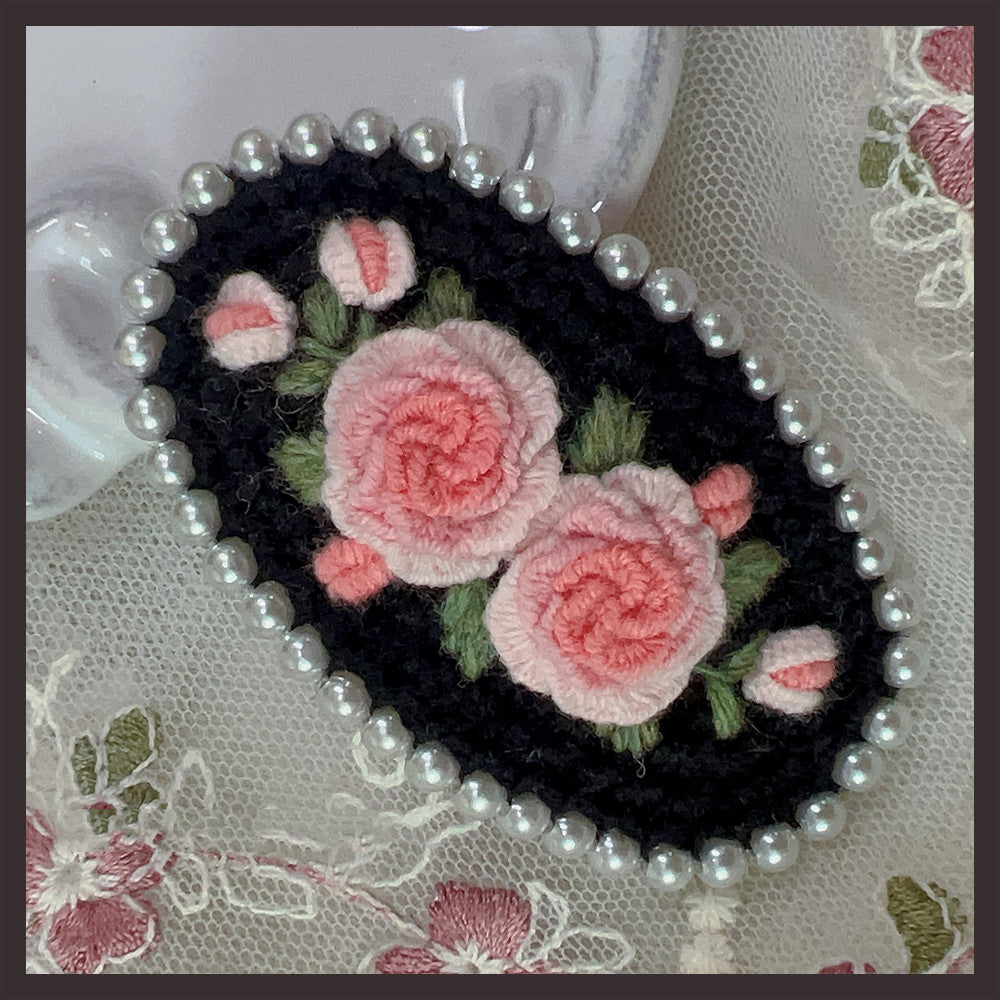 Retro Heavy Industry Pearl Three-dimensional Embroidery Wool Hair Clip